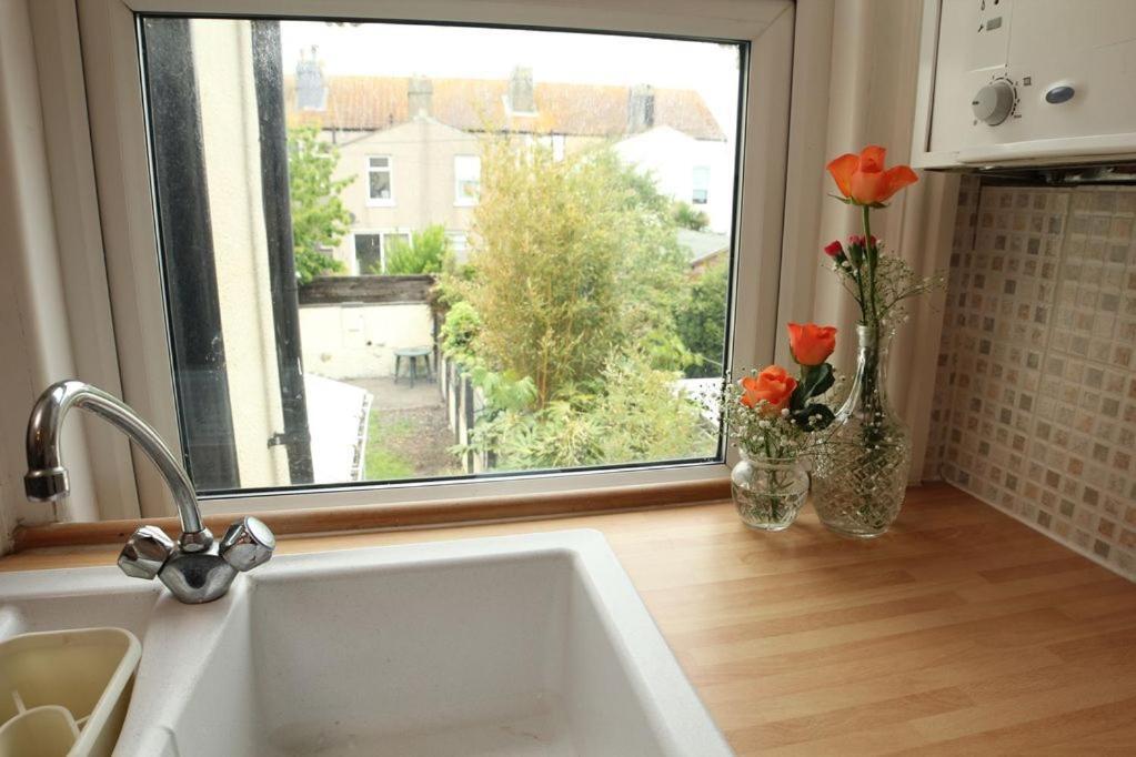 Evee'S Pebbles 1 Apartamento Eastbourne Exterior foto